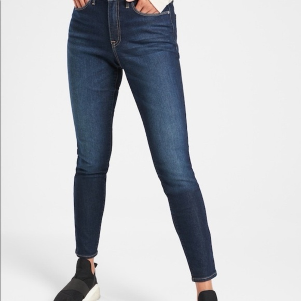 Athleta Sculptek Skinny Jeans mid-rise, dark wash Size 6